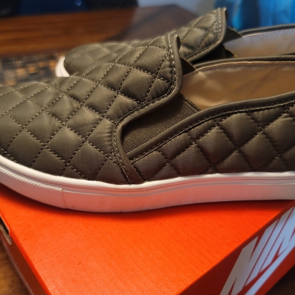 Steve madden Slip On shoes olive green - Picture 3 of 6